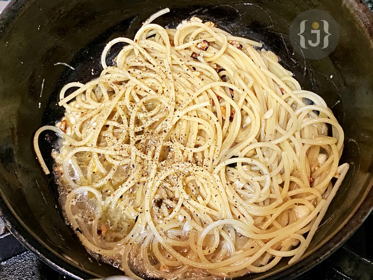 最簡單食材帶出最感動美味-蒜香橄欖油義大利麵 - 第8張圖