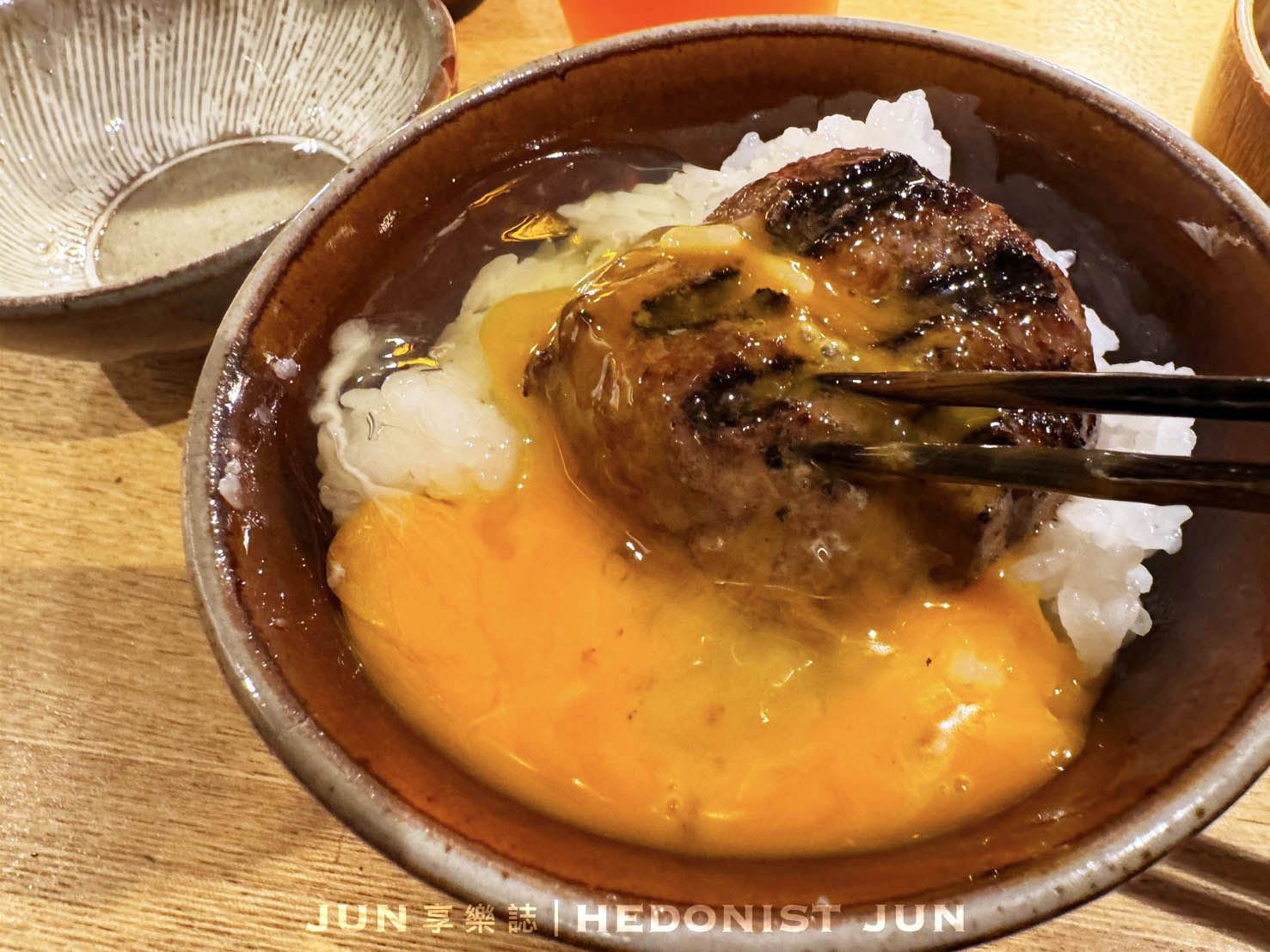 《東京‧澀谷》挽肉と米(澀谷店)-B級美食也能當A咖!火烤漢堡排超香~ - 第26張圖