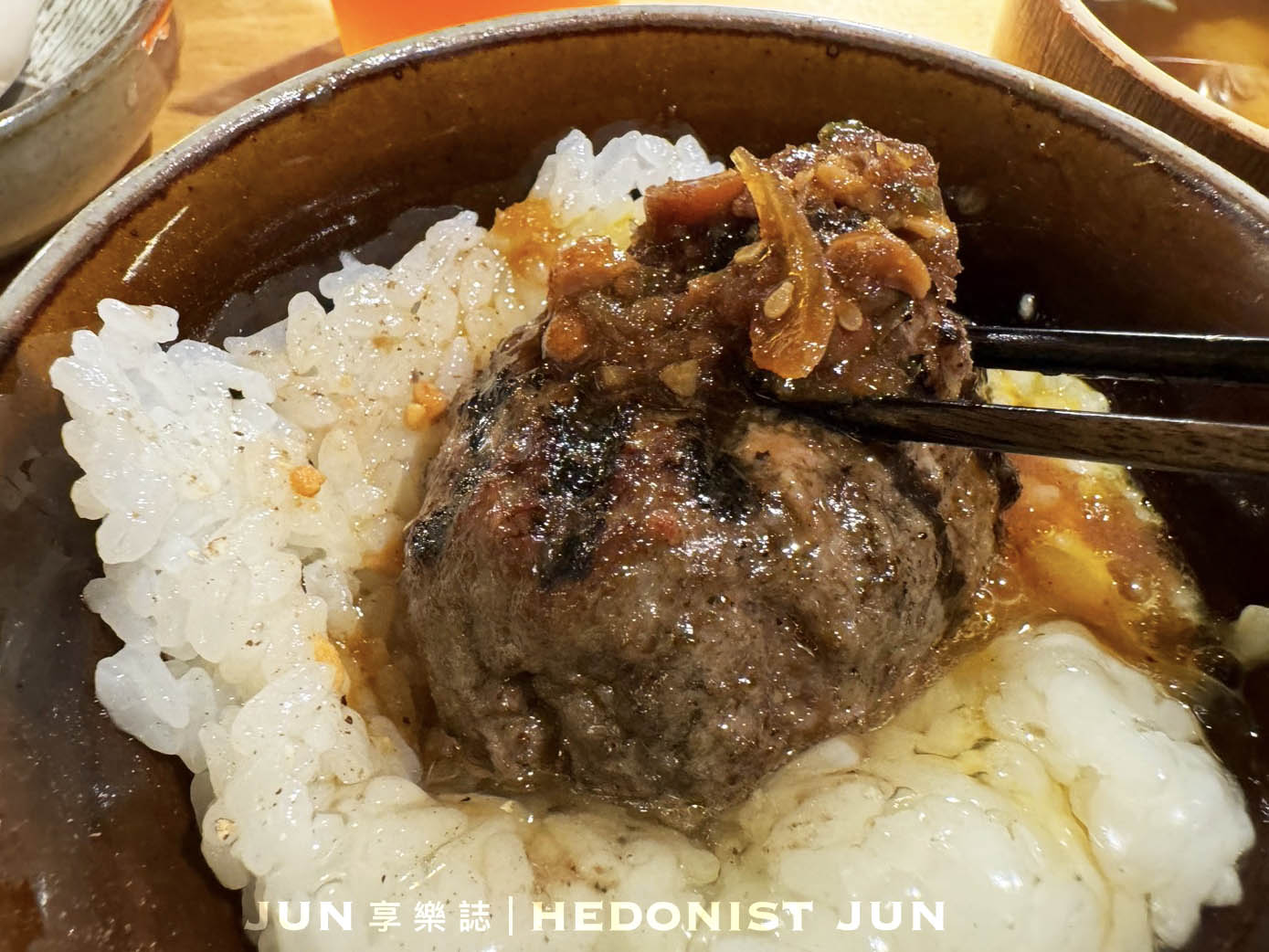 《東京‧澀谷》挽肉と米(澀谷店)-B級美食也能當A咖!火烤漢堡排超香~ - 第28張圖
