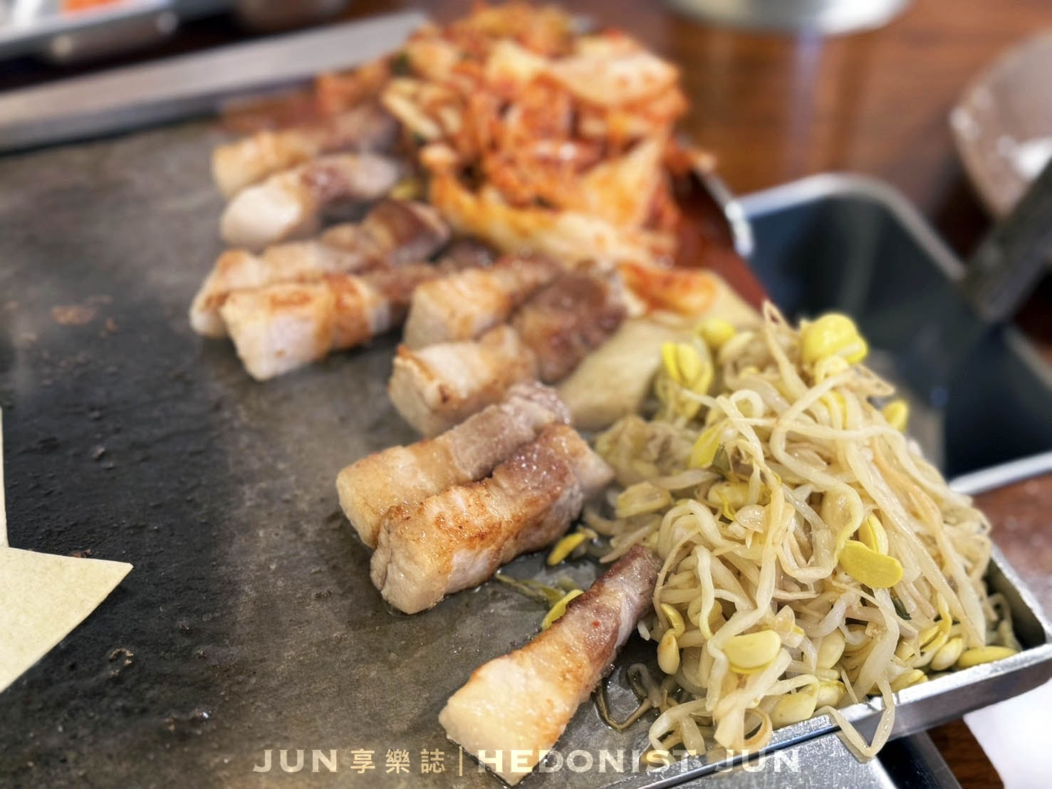 《台北‧松山》VEGETEJIYA 菜豚屋八德店-吃肉包菜清爽無負擔 動口不動手專人服務 - 第28張圖