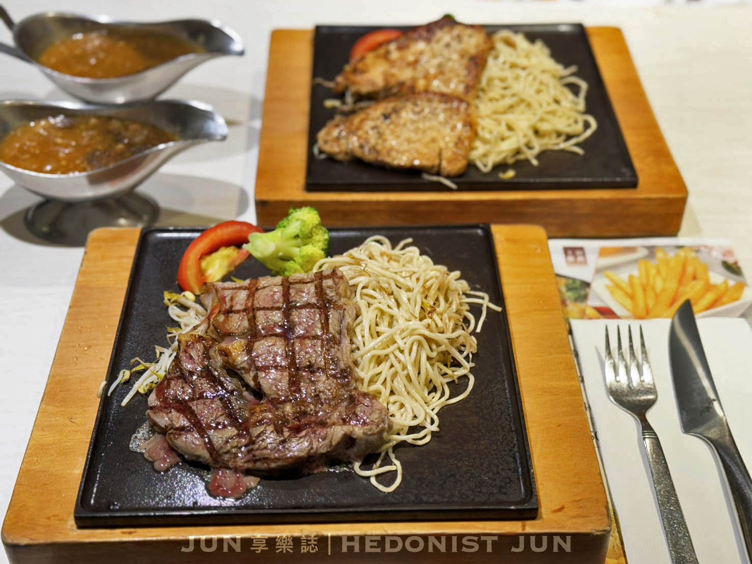 《台中‧西區》赤鬼炙燒牛排(台灣大道店)-台中最強平價牛排教你什麼叫高大上! - 第2張圖