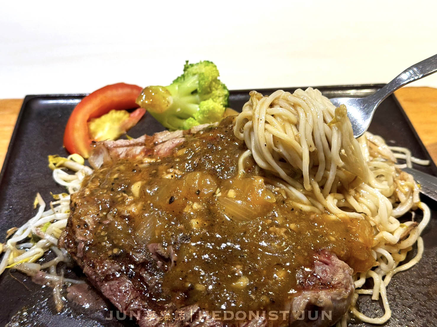 《台中‧西區》赤鬼炙燒牛排(台灣大道店)-台中最強平價牛排教你什麼叫高大上! - 第23張圖