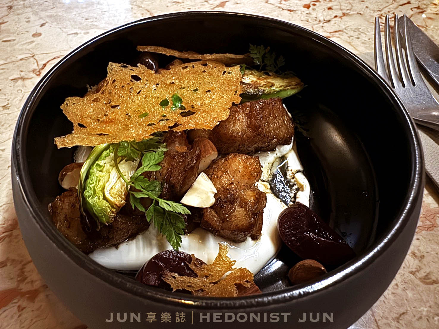 《台北‧大安》Ochre Grill & Bar|瑪黑餐酒 光復店-氤氳炭燻人間煙火 法式細膩內斂餐酒 - 第30張圖