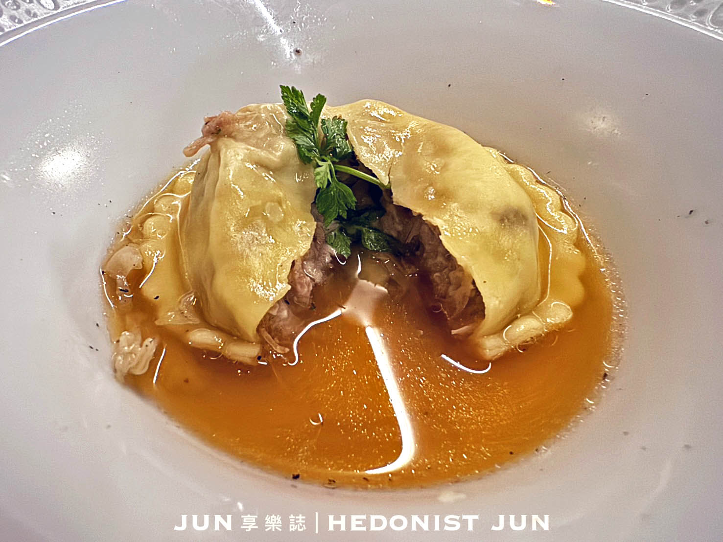 《台北‧大安》Ochre Grill & Bar|瑪黑餐酒 光復店-氤氳炭燻人間煙火 法式細膩內斂餐酒 - 第27張圖