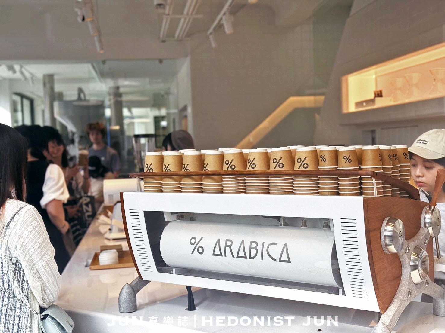 《台北‧中山》% ARABICA 台北烘豆坊 (中山店)-網紅咖啡台灣二店落腳南西 純白透天老宅新風貌 - 第2張圖