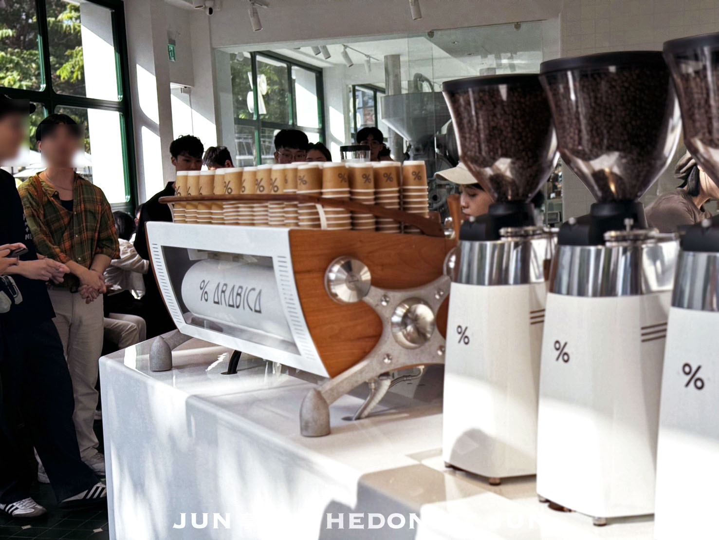 《台北‧中山》% ARABICA 台北烘豆坊 (中山店)-網紅咖啡台灣二店落腳南西 純白透天老宅新風貌 - 第11張圖