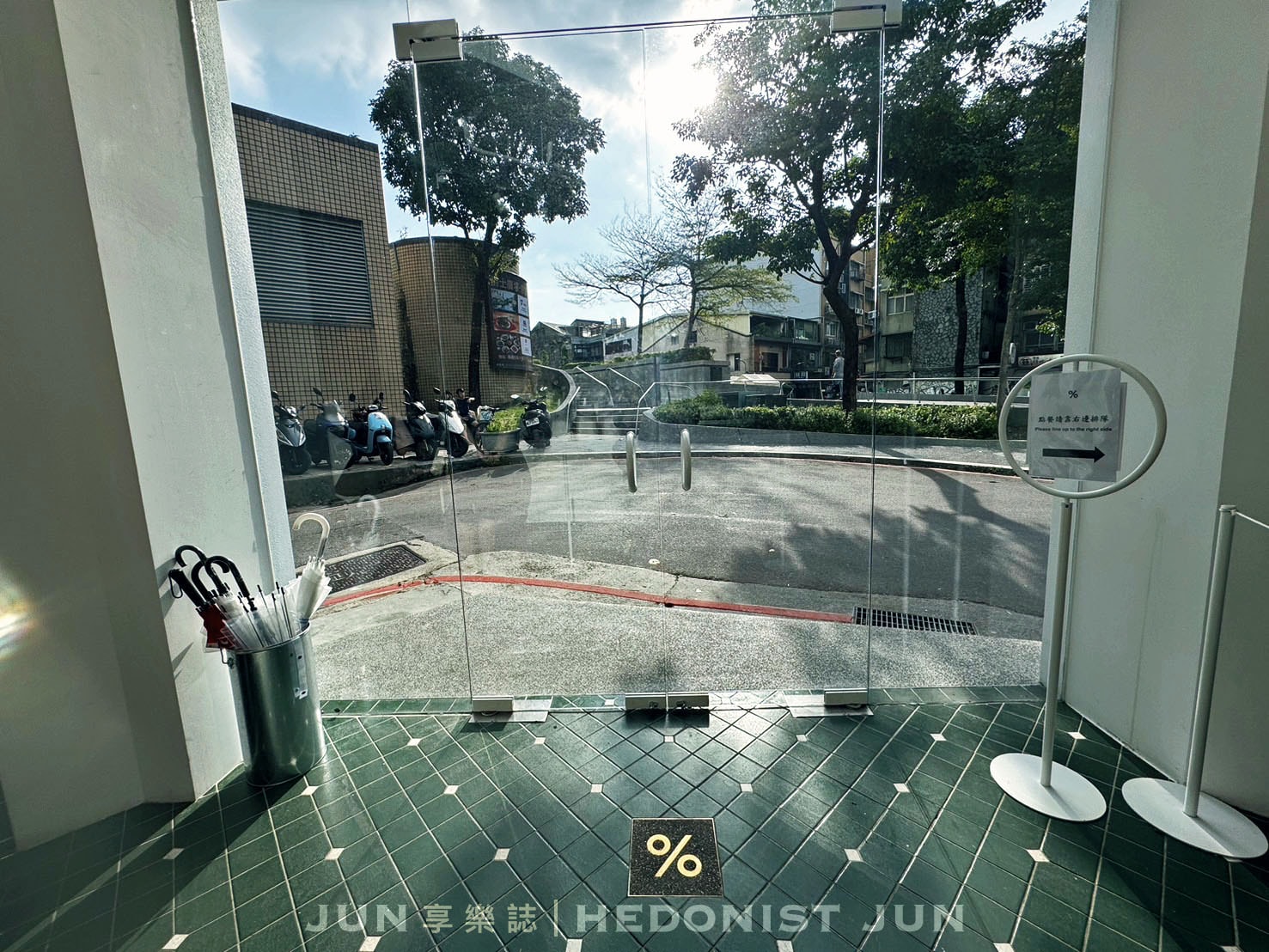 《台北‧中山》% ARABICA 台北烘豆坊 (中山店)-網紅咖啡台灣二店落腳南西 純白透天老宅新風貌 - 第10張圖