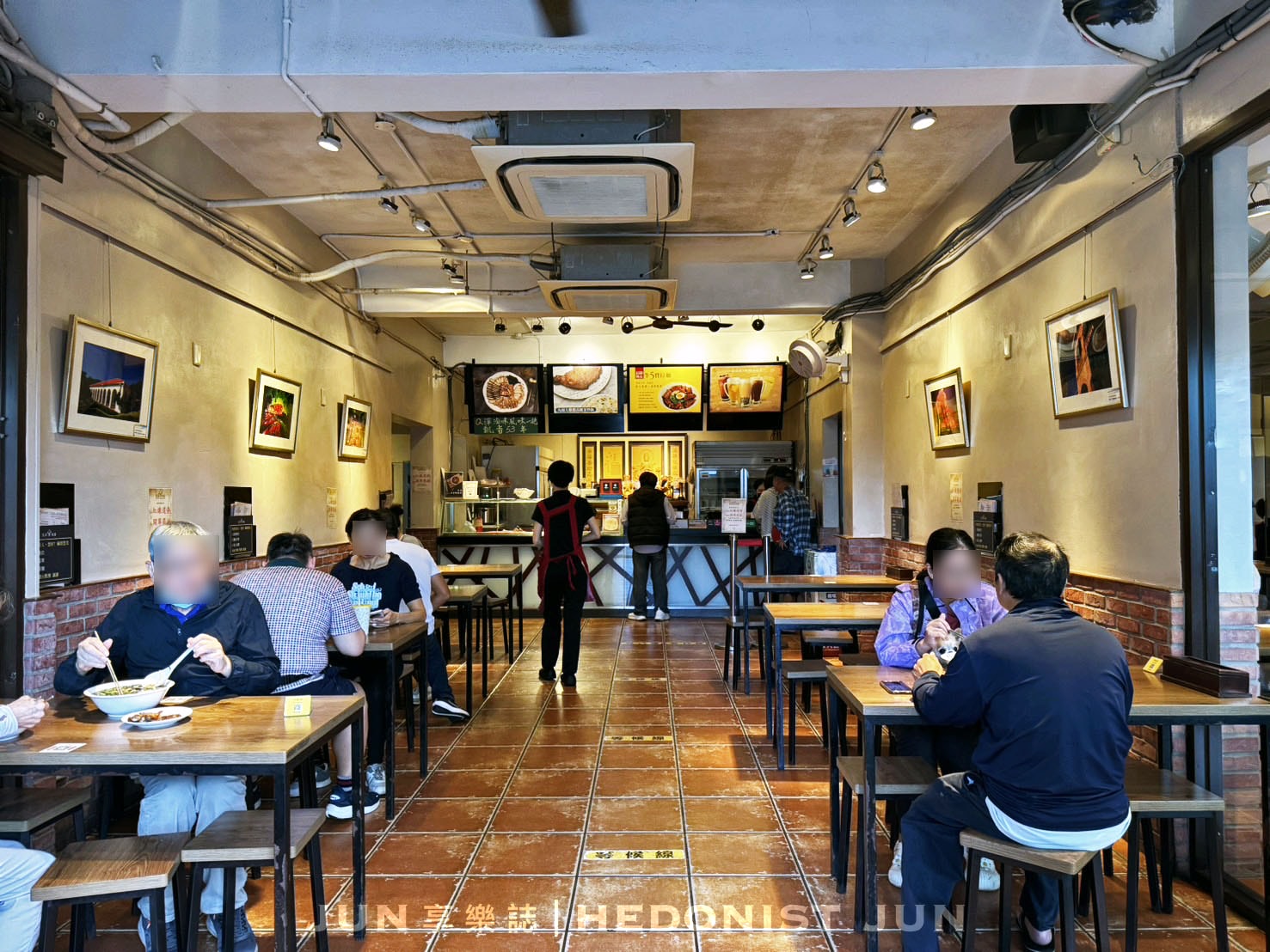 《新北‧淡水》黑殿飯店(創始店)-豬油炸醬飯配酸菜獨步全台 不吃想念吃了懷念! - 第9張圖