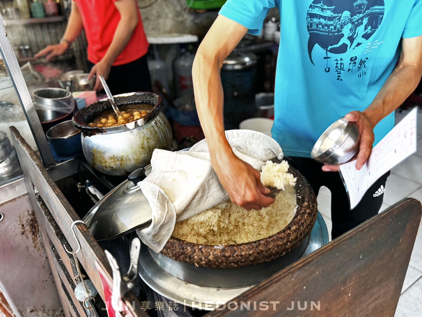 《台南‧中西》下大道蘭米糕-淋上一杓靈魂肉燥 米其林推介古早味台南米糕 - 第10張圖