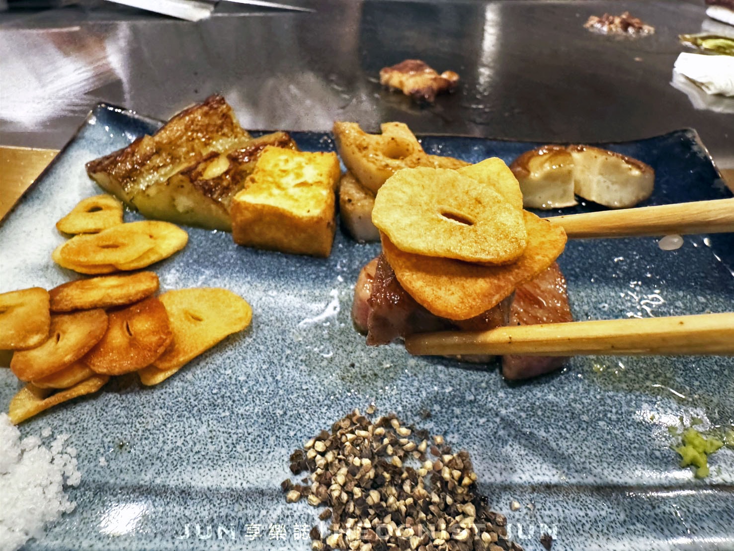 《神戶‧三宮》神戶牛排餐廳MOURIYA(總店)志玲姊姊也愛吃!品嚐神戶牛鐵板燒的極致 - 第37張圖