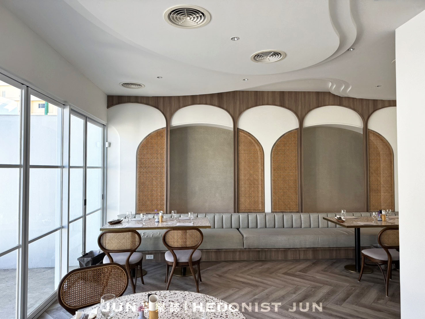 《台中‧北屯》Les aqua 水相餐聚苑-不只是網美店!餐點服務、純白唯美建築大驚艷 - 第14張圖