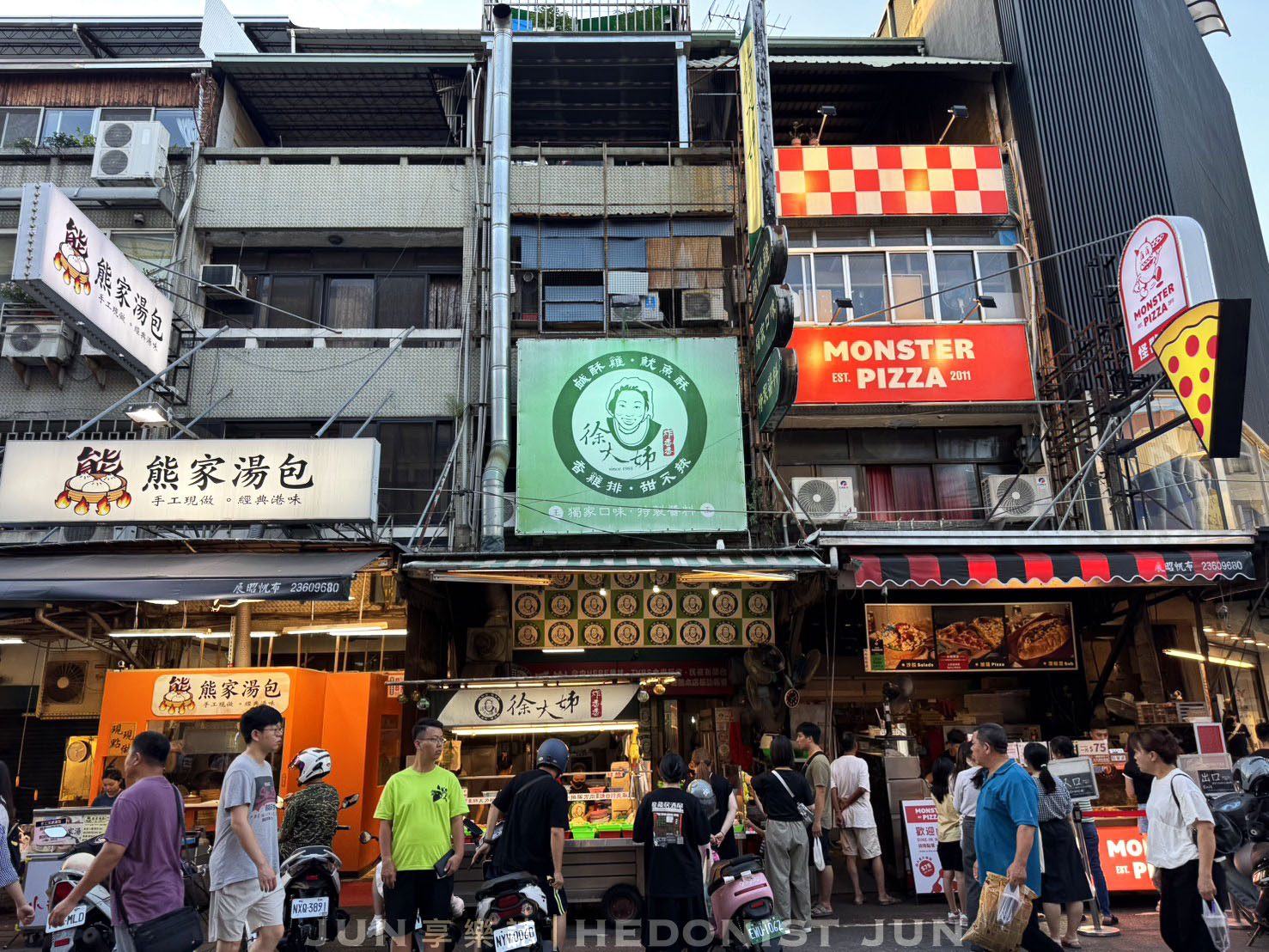 《台中‧南區》徐大姊炸香香-忠孝夜市傳奇刷醬鹹酥雞 靈魂醬料超人氣! - 第7張圖