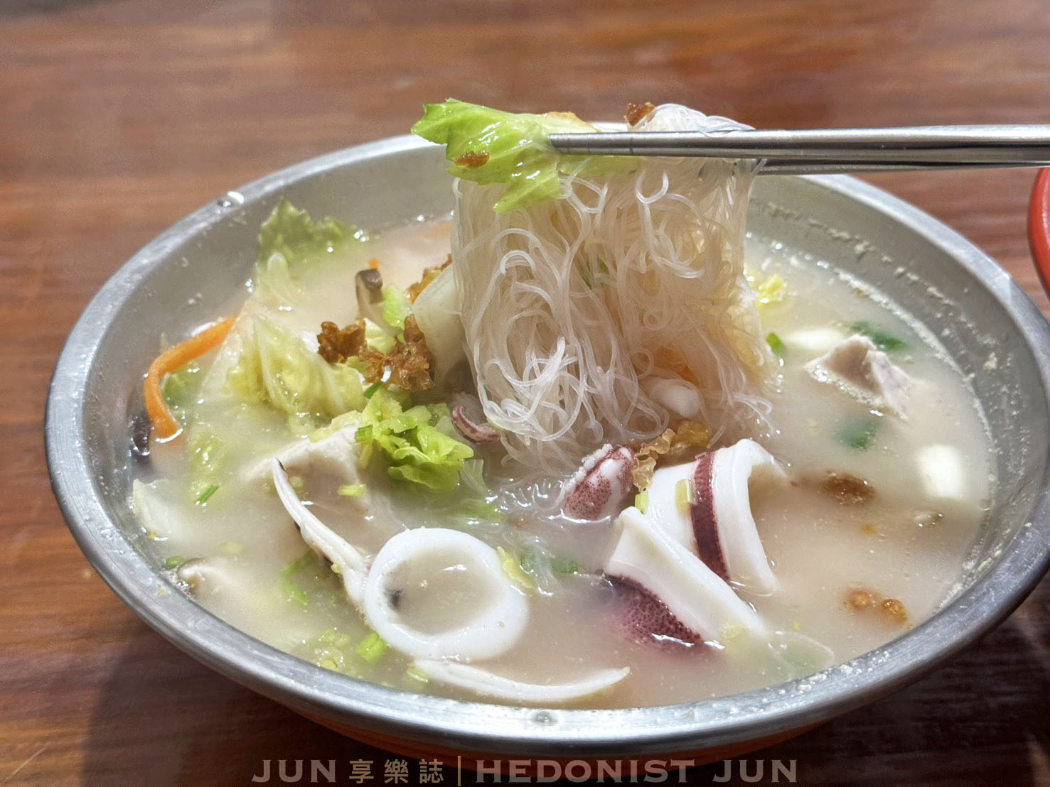《新北‧瑞芳》炭井臭豆腐店-藏身八斗子海岸人氣名店 白鯧、透抽米粉鮮美入味 - 第23張圖