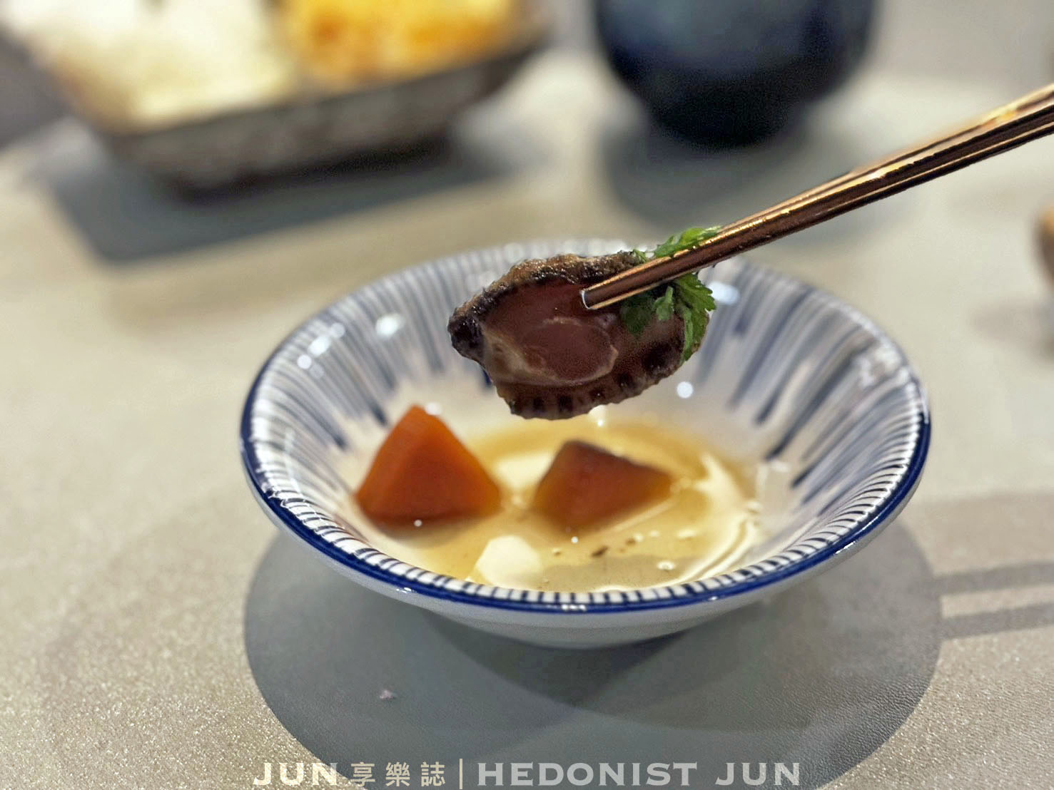 《台北‧信義》明水然・樂(信義松菸店)-高貴不貴無菜單鐵板燒可以試試 - 第39張圖