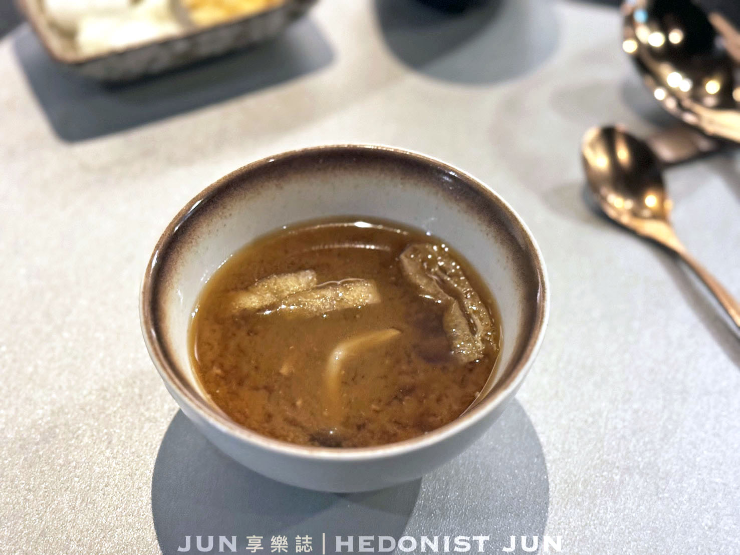 《台北‧信義》明水然・樂(信義松菸店)-高貴不貴無菜單鐵板燒可以試試 - 第59張圖