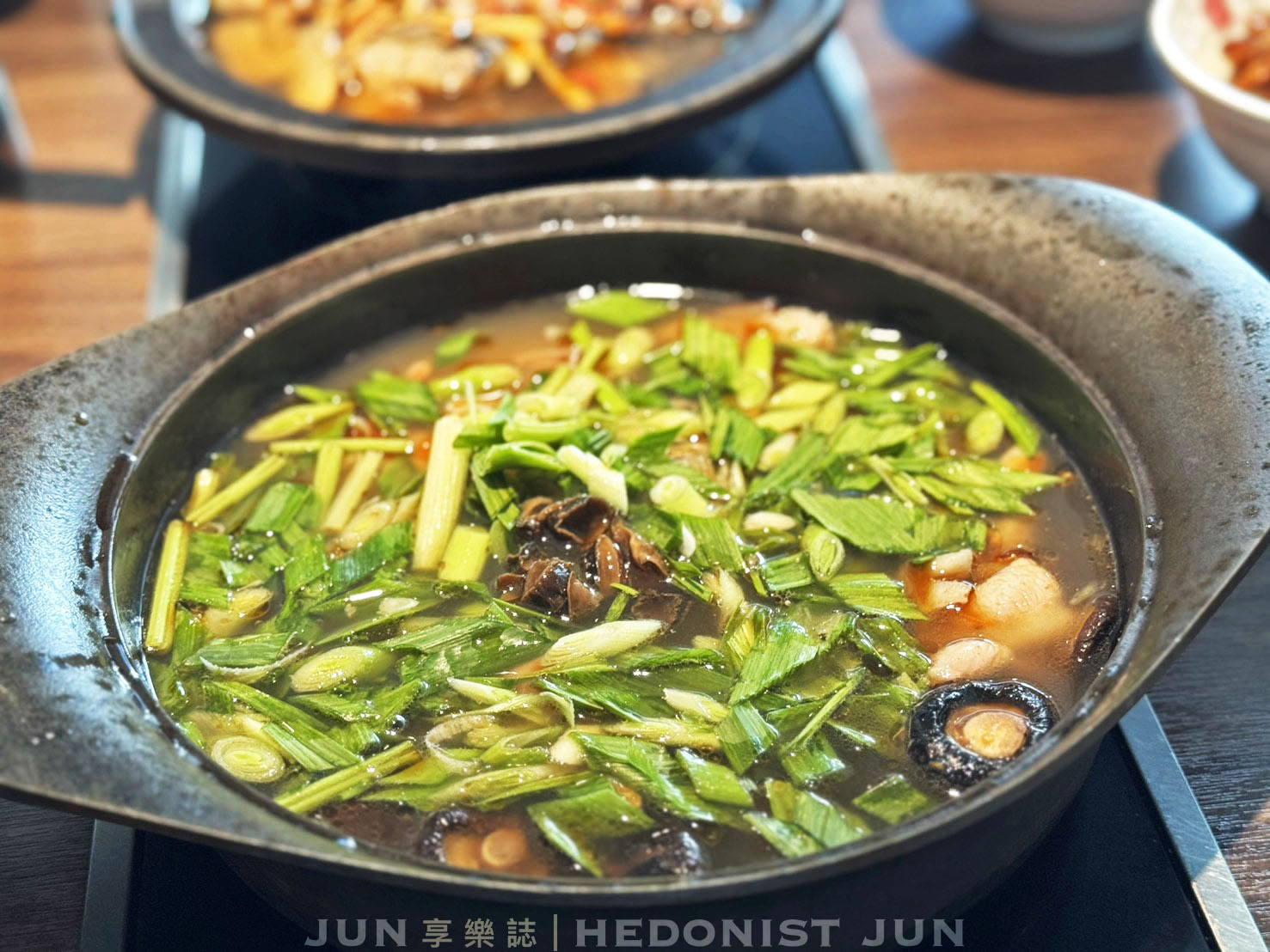 《台北‧中山》萬客什鍋(長安東店)-燒酒雞魷魚螺肉蒜都吃得到!台中最強台式鍋物插旗台北 - 第27張圖