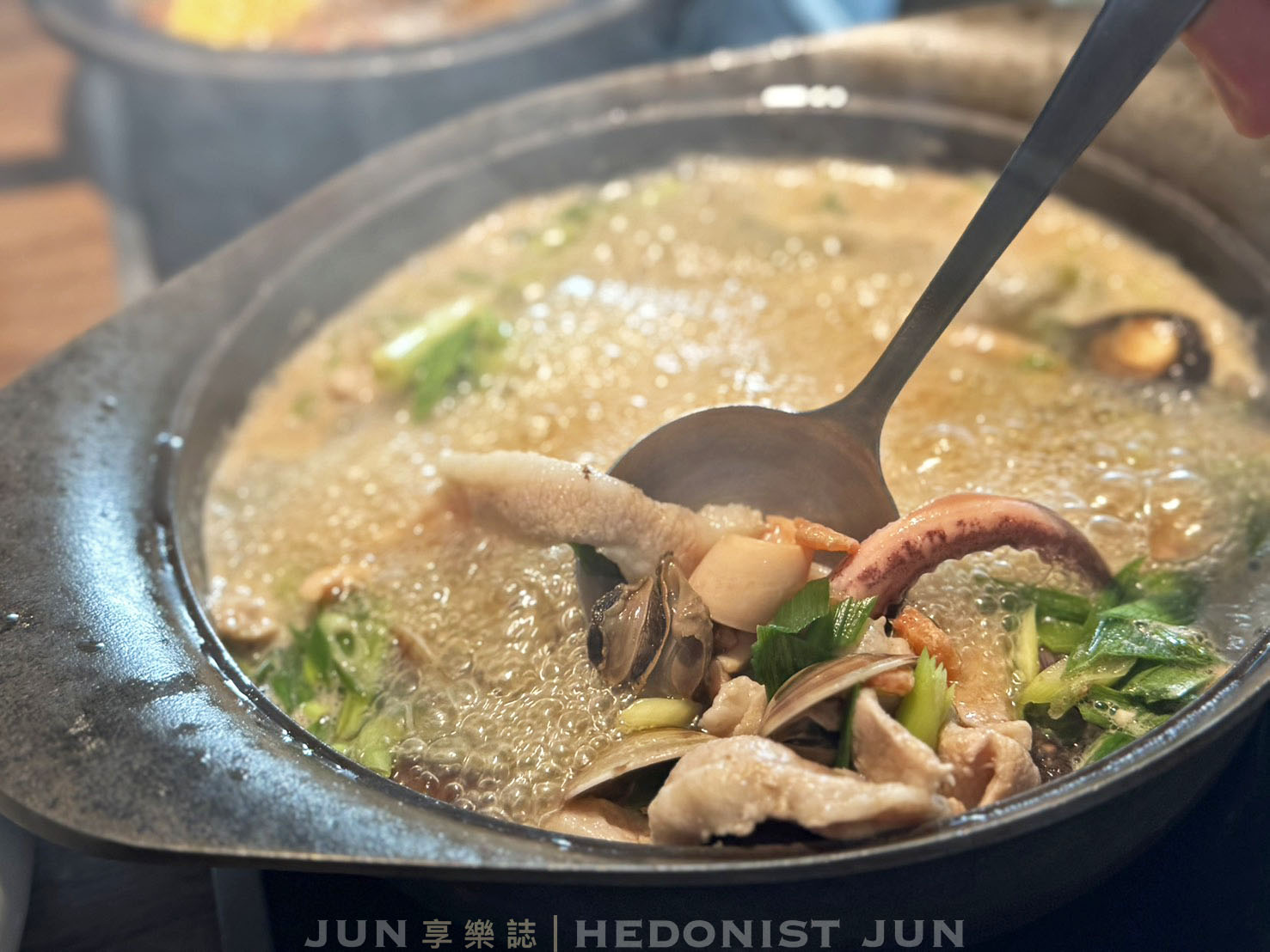 《台北‧中山》萬客什鍋(長安東店)-燒酒雞魷魚螺肉蒜都吃得到!台中最強台式鍋物插旗台北 - 第29張圖