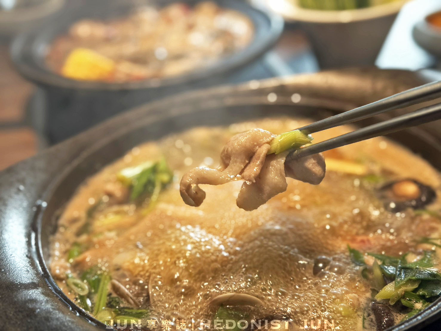 《台北‧中山》萬客什鍋(長安東店)-燒酒雞魷魚螺肉蒜都吃得到!台中最強台式鍋物插旗台北 - 第30張圖