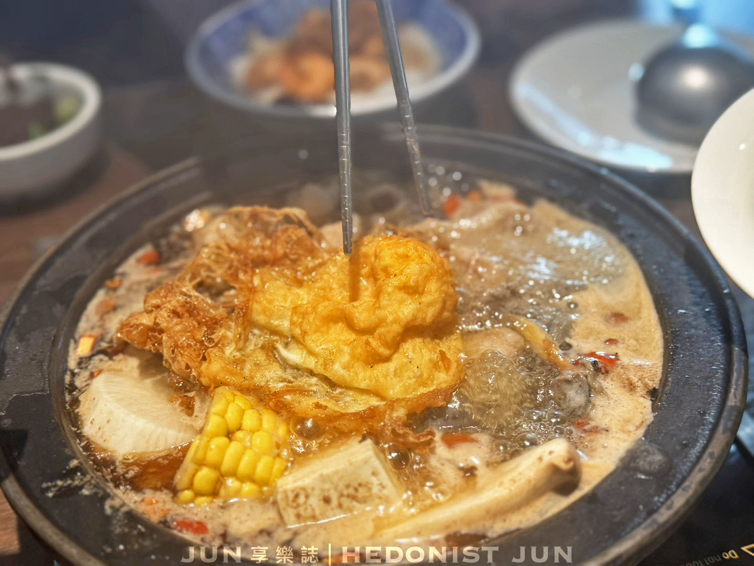 《台北‧中山》萬客什鍋(長安東店)-燒酒雞魷魚螺肉蒜都吃得到!台中最強台式鍋物插旗台北 - 第23張圖