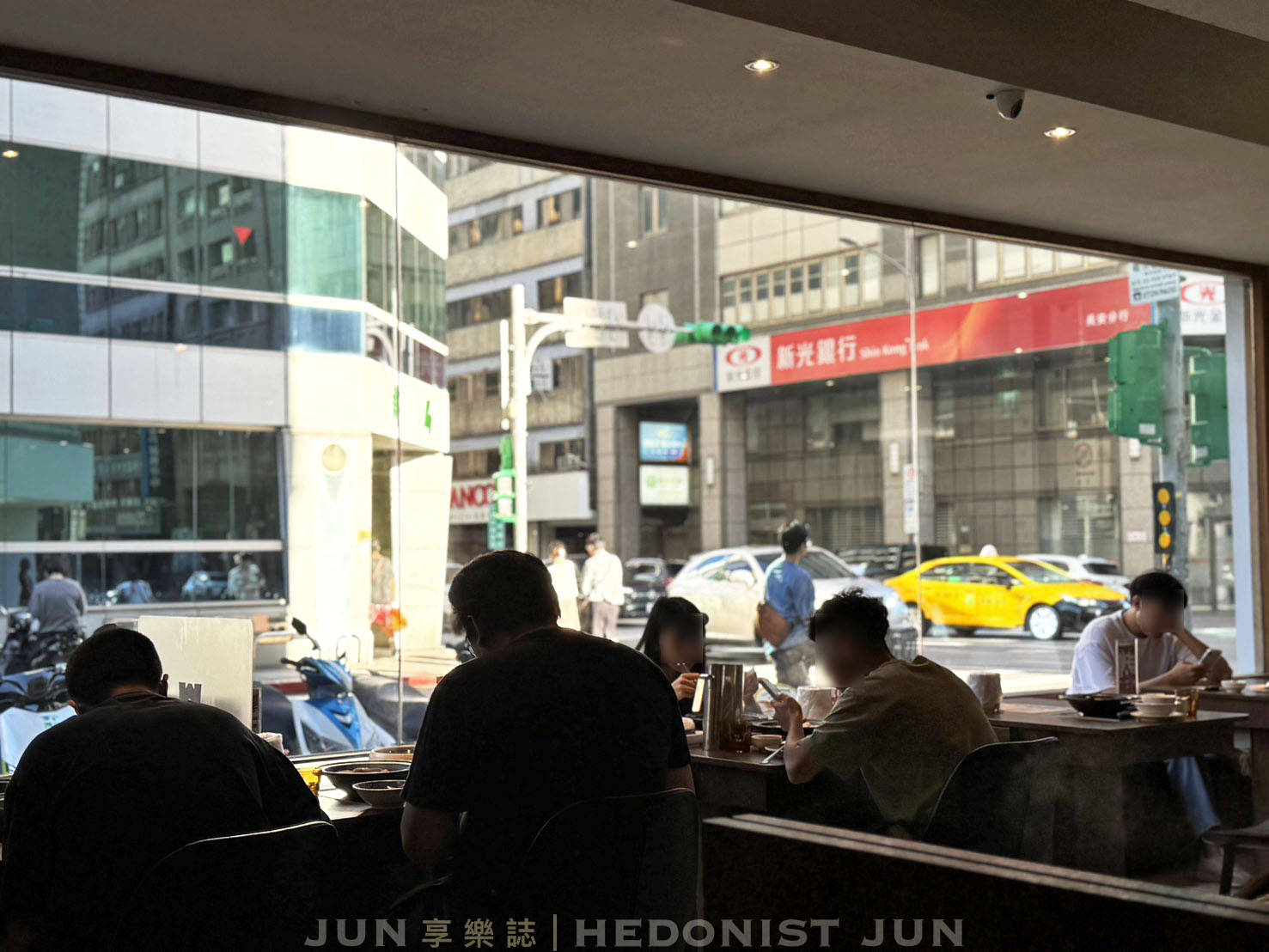 《台北‧中山》萬客什鍋(長安東店)-燒酒雞魷魚螺肉蒜都吃得到!台中最強台式鍋物插旗台北 - 第10張圖