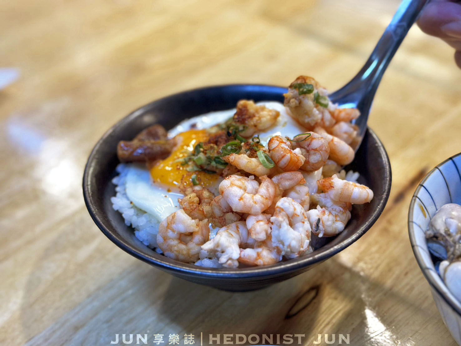 《基隆‧仁愛》吳姳麵館-開到機場二航廈的基隆浮誇系海鮮蓋飯 有料的喔 - 第32張圖