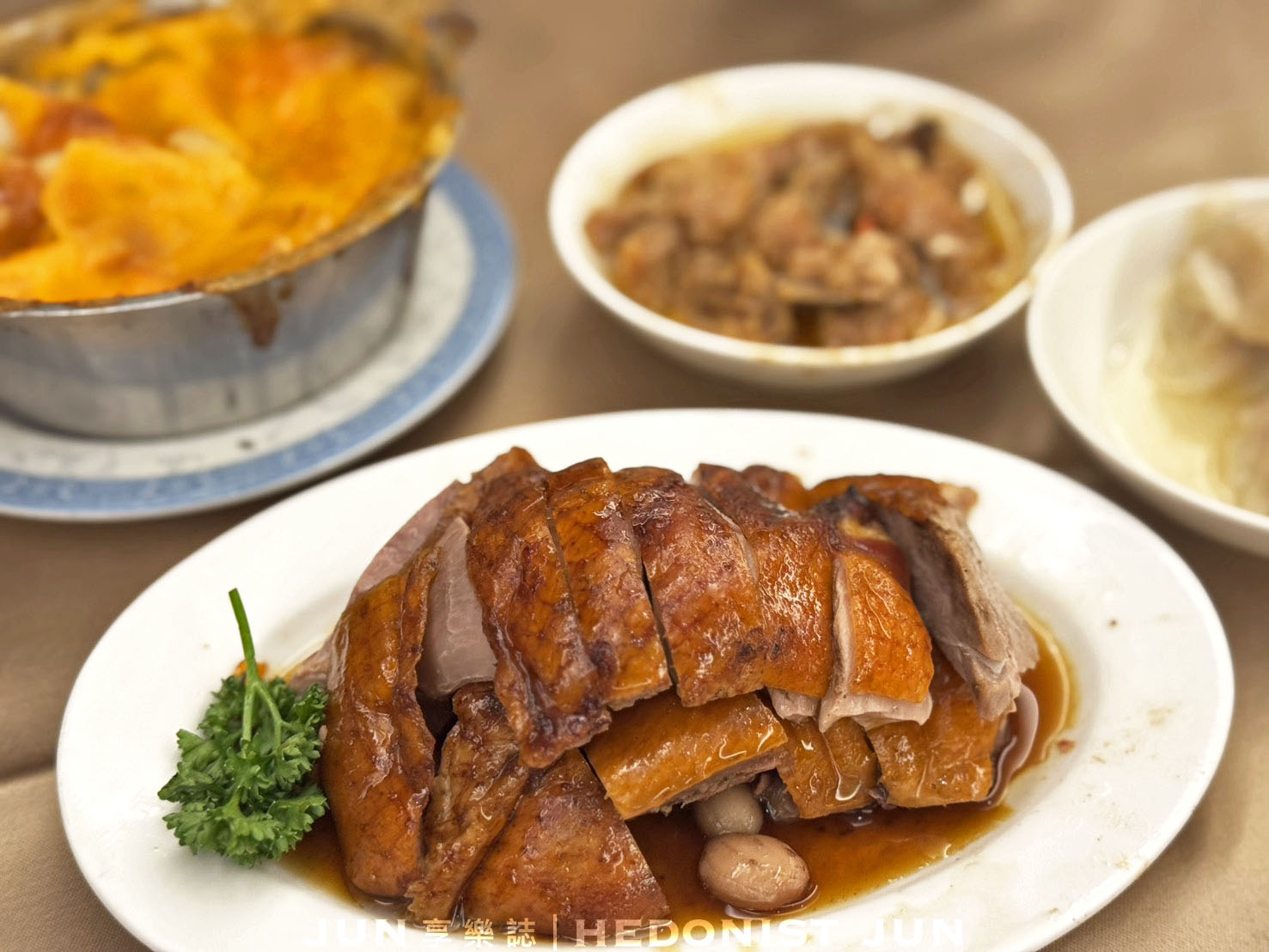 《台北‧松山》兄弟大飯店(梅花廳)-少見經典港點餐車 老飯店的老派港式酒樓 - 第2張圖