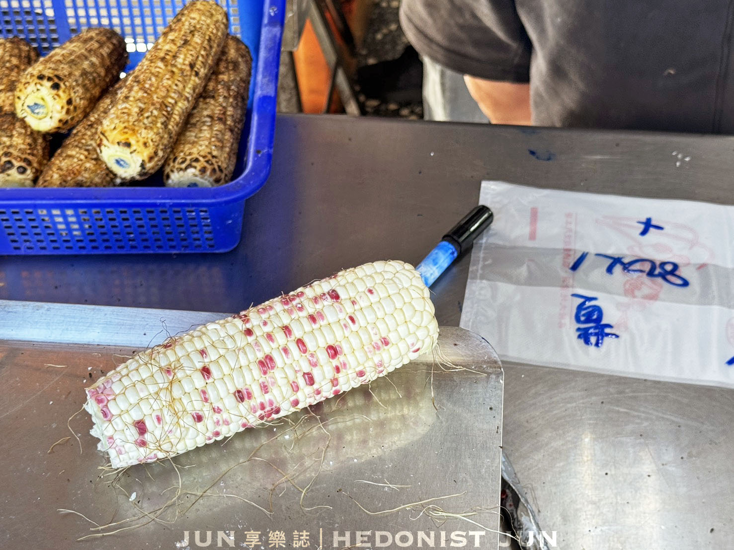 《嘉義‧東區》阿婆烤玉米-刷醬濃厚玉米香糯但等超久的超人氣烤玉米 - 第10張圖