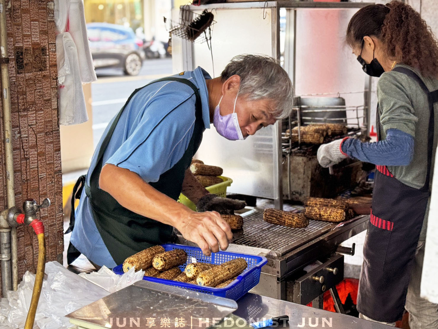 《嘉義‧東區》阿婆烤玉米-刷醬濃厚玉米香糯但等超久的超人氣烤玉米 - 第6張圖