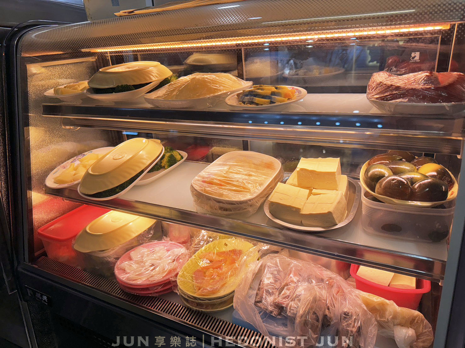 《嘉義‧西區》阿霞(芳敏)火雞肉飯創始店-就算改名搬家還是很好吃的雞肉飯老店 - 第11張圖