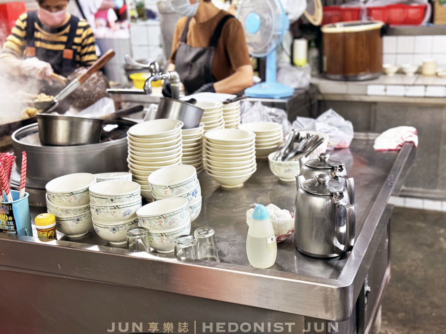 《嘉義‧東區》王家祖傳本產牛雜湯-超巨鐵鍋裡翻騰牛雜 氤氳霧氣中四代傳香 - 第16張圖