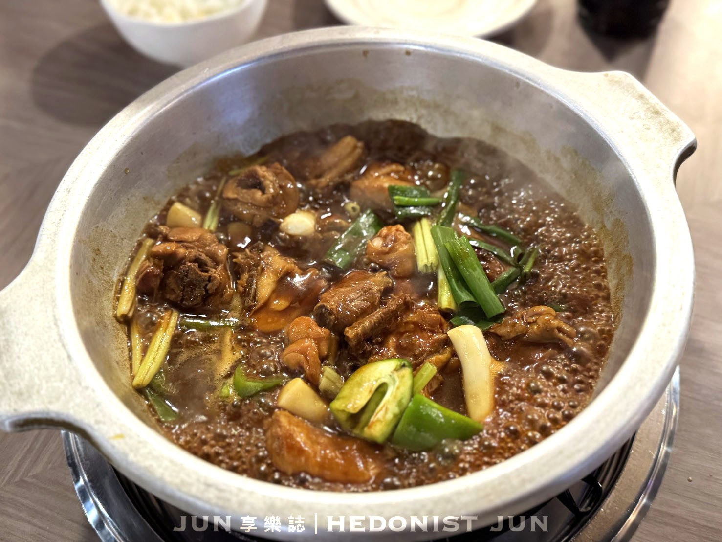 《台北‧松山》一品花雕雞(市民旗艦店)-一鍋三吃生猛美味 市民大道宵夜飄香30年 - 第2張圖 《台北‧松山》一品花雕雞(市民旗艦店)-一鍋三吃生猛美味 市民大道宵夜飄香30年