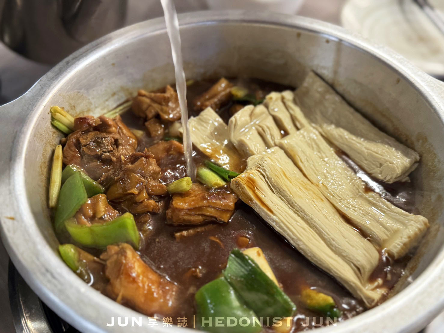 《台北‧松山》一品花雕雞(市民旗艦店)-一鍋三吃生猛美味 市民大道宵夜飄香30年 - 第15張圖 《台北‧松山》一品花雕雞(市民旗艦店)-一鍋三吃生猛美味 市民大道宵夜飄香30年