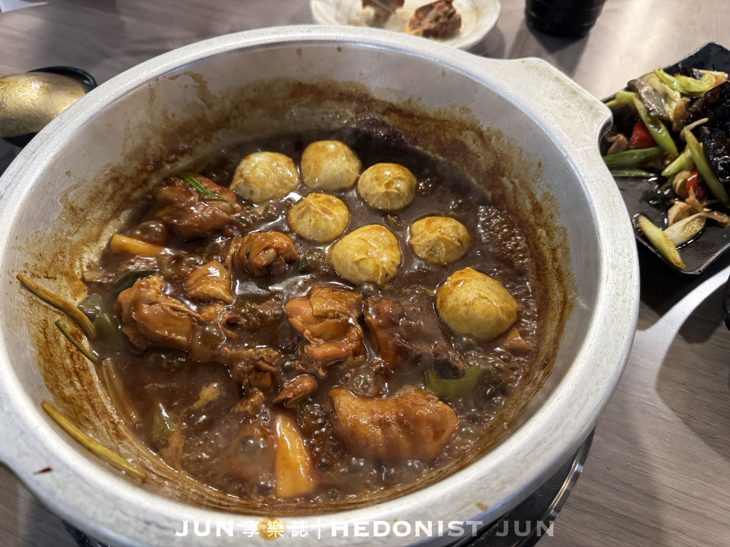 《台北‧松山》一品花雕雞(市民旗艦店)-一鍋三吃生猛美味 市民大道宵夜飄香30年 - 第19張圖 《台北‧松山》一品花雕雞(市民旗艦店)-一鍋三吃生猛美味 市民大道宵夜飄香30年