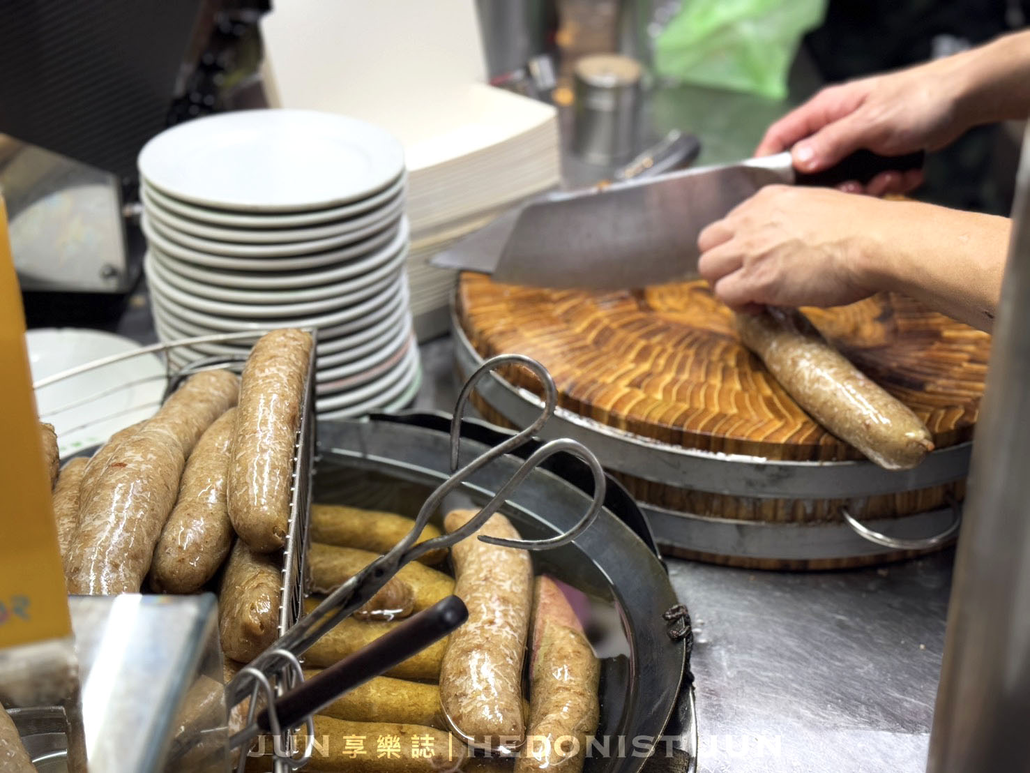 《台北‧大同》黃大腸煎-皮脆軟Q大腸煎香腸燒雞腿 飄香延三60年