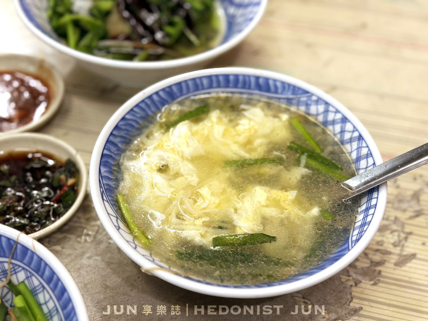 《新北‧三重》三兄弟麵攤-三重神秘路邊攤 臭臉老闆的超美味乾麵黑白切