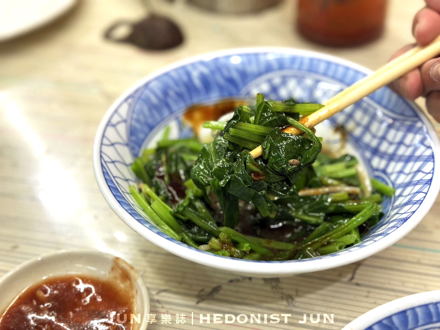 《新北‧三重》三兄弟麵攤-三重神秘路邊攤 臭臉老闆的超美味乾麵黑白切