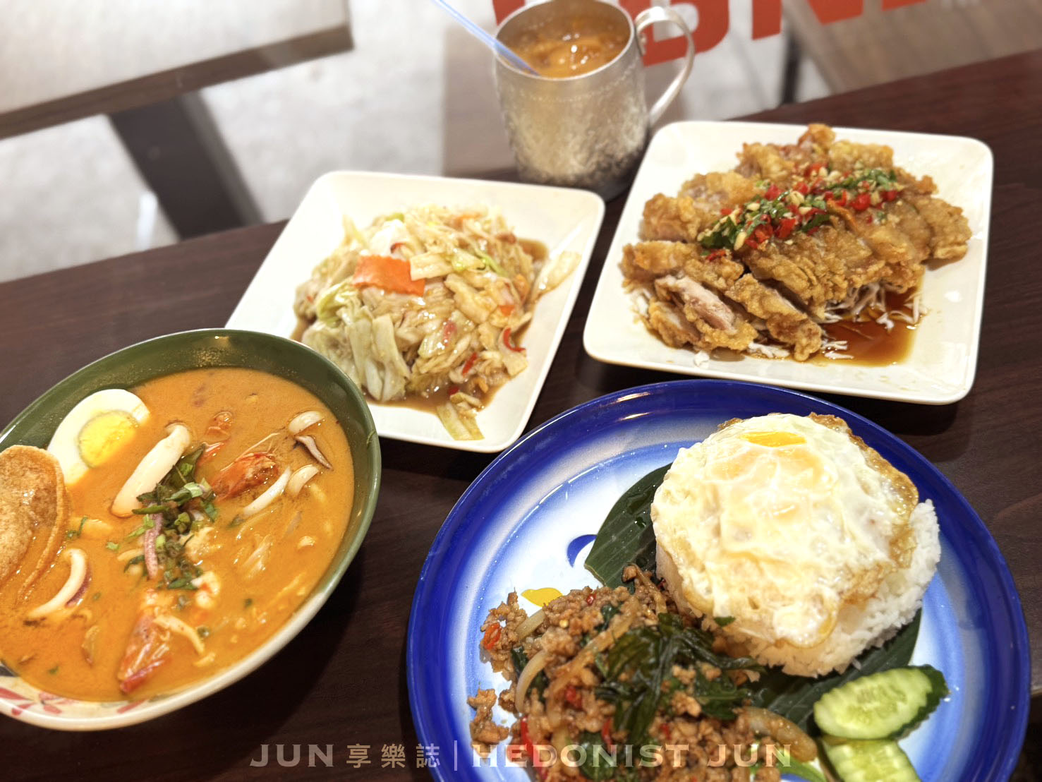 《新北‧三重》吃麵กินก๋วยเตี๋ยว-捷運台北橋站美味泰國小吃店 氛圍很到位 - 第2張圖 《新北‧三重》吃麵กินก๋วยเตี๋ยว-捷運台北橋站美味泰國小吃店 氛圍很到位