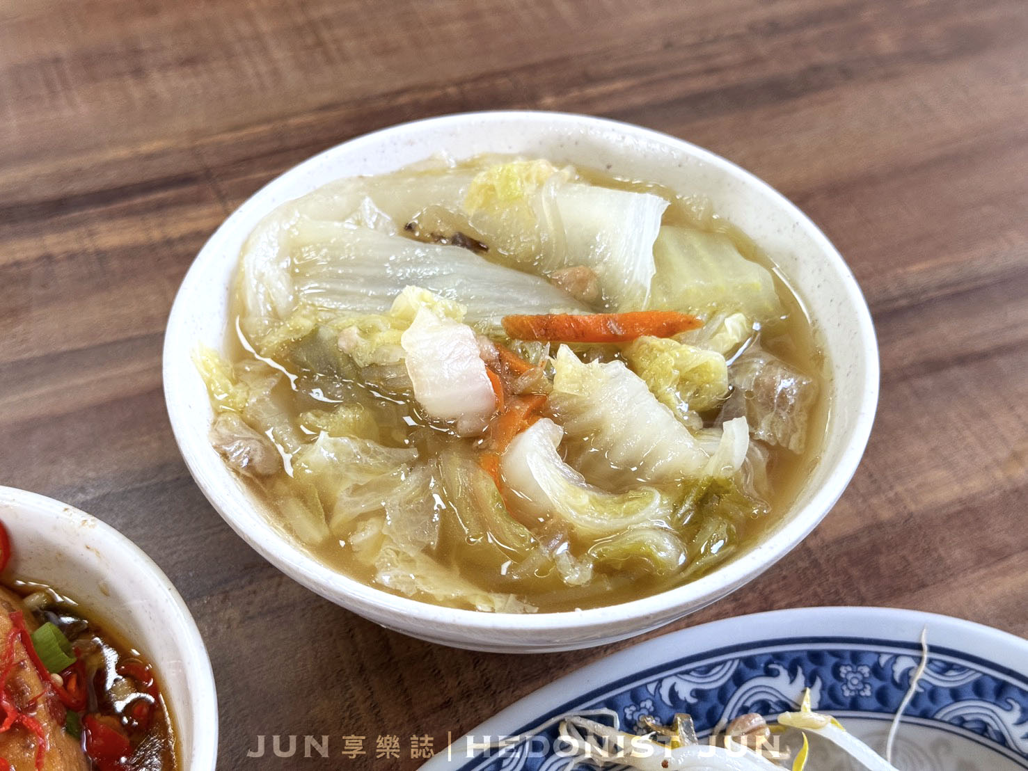 《新北‧三重》唯豐魯肉飯-吃的都是在地人 三重古早味酸菜滷肉飯