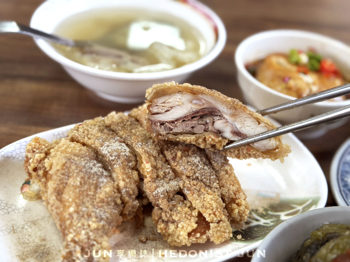《新北‧三重》唯豐魯肉飯-吃的都是在地人 三重古早味酸菜滷肉飯
