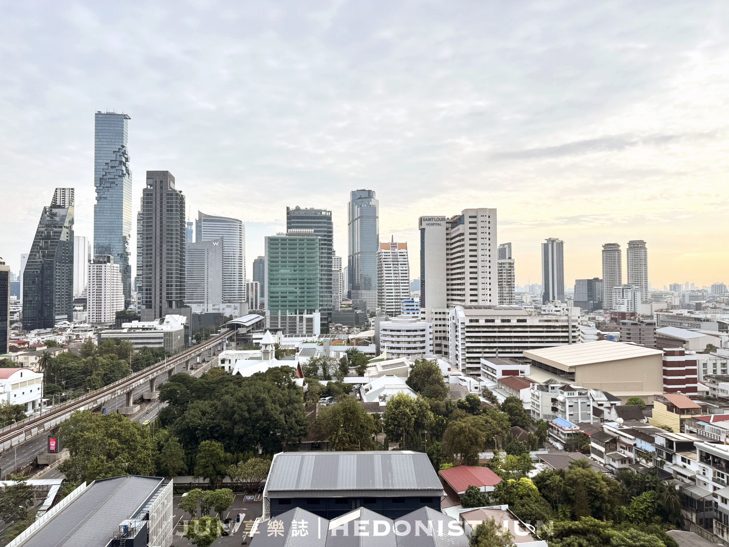 《泰國‧曼谷》Eastin Grand hotel Sathorn Bangkok-地點絕佳的高樓層無邊際泳池商務酒店