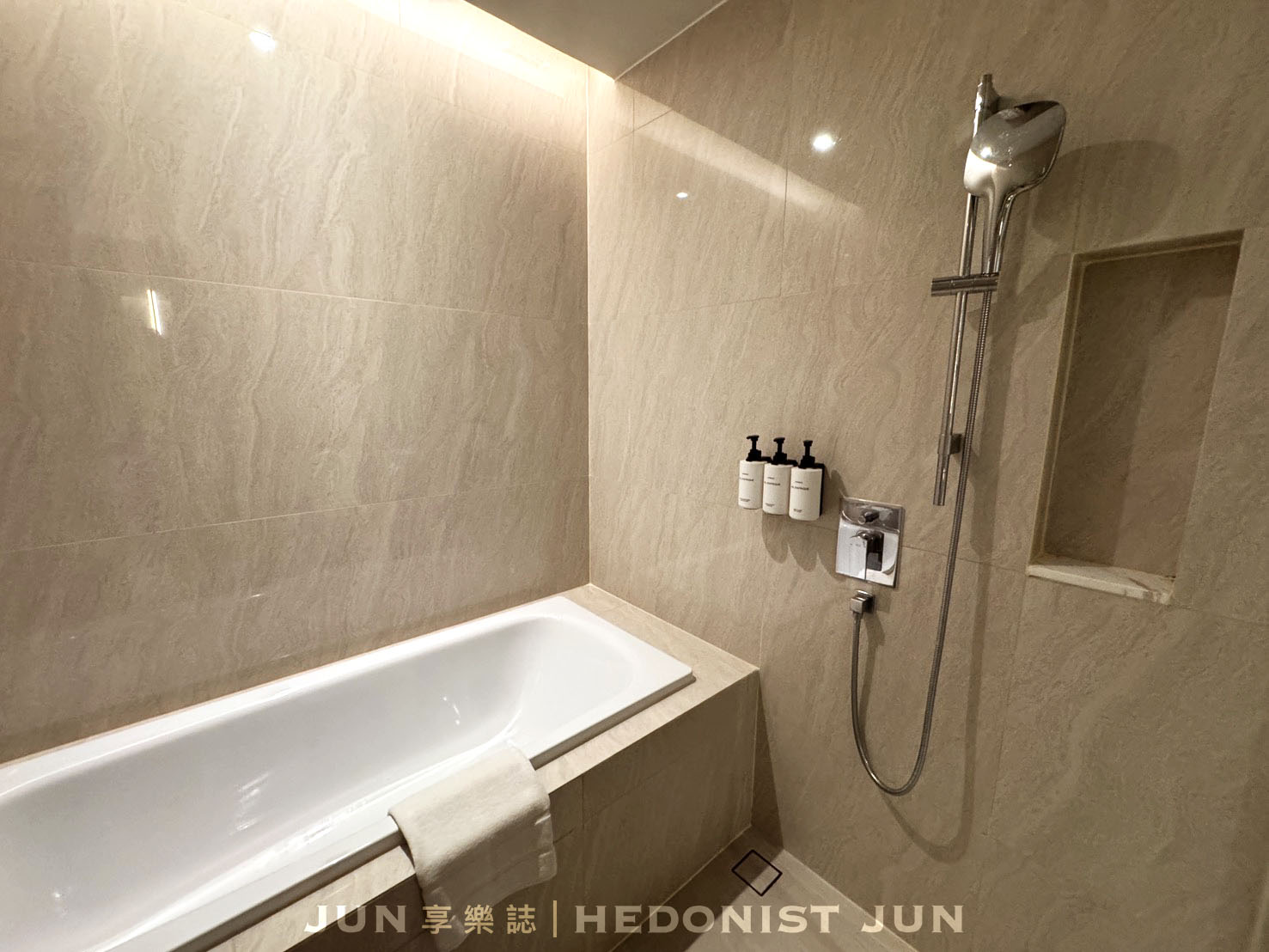 《泰國‧曼谷》InterContinental Bangkok Sukhumvit By IHG-曼谷奢華風洲際酒店 無邊際泳池與豐盛早餐亮眼