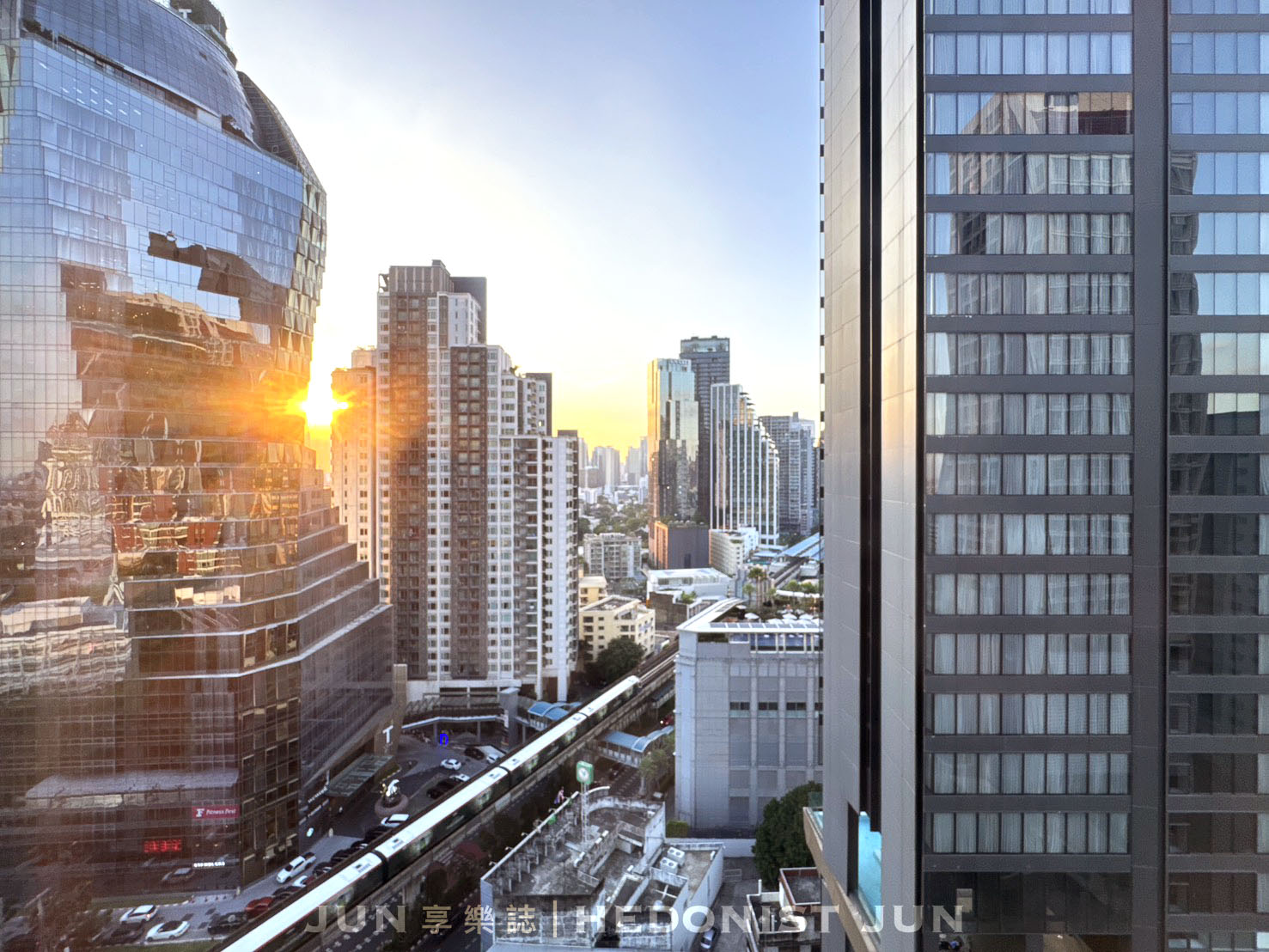 《泰國‧曼谷》InterContinental Bangkok Sukhumvit By IHG-曼谷奢華風洲際酒店 無邊際泳池與豐盛早餐亮眼