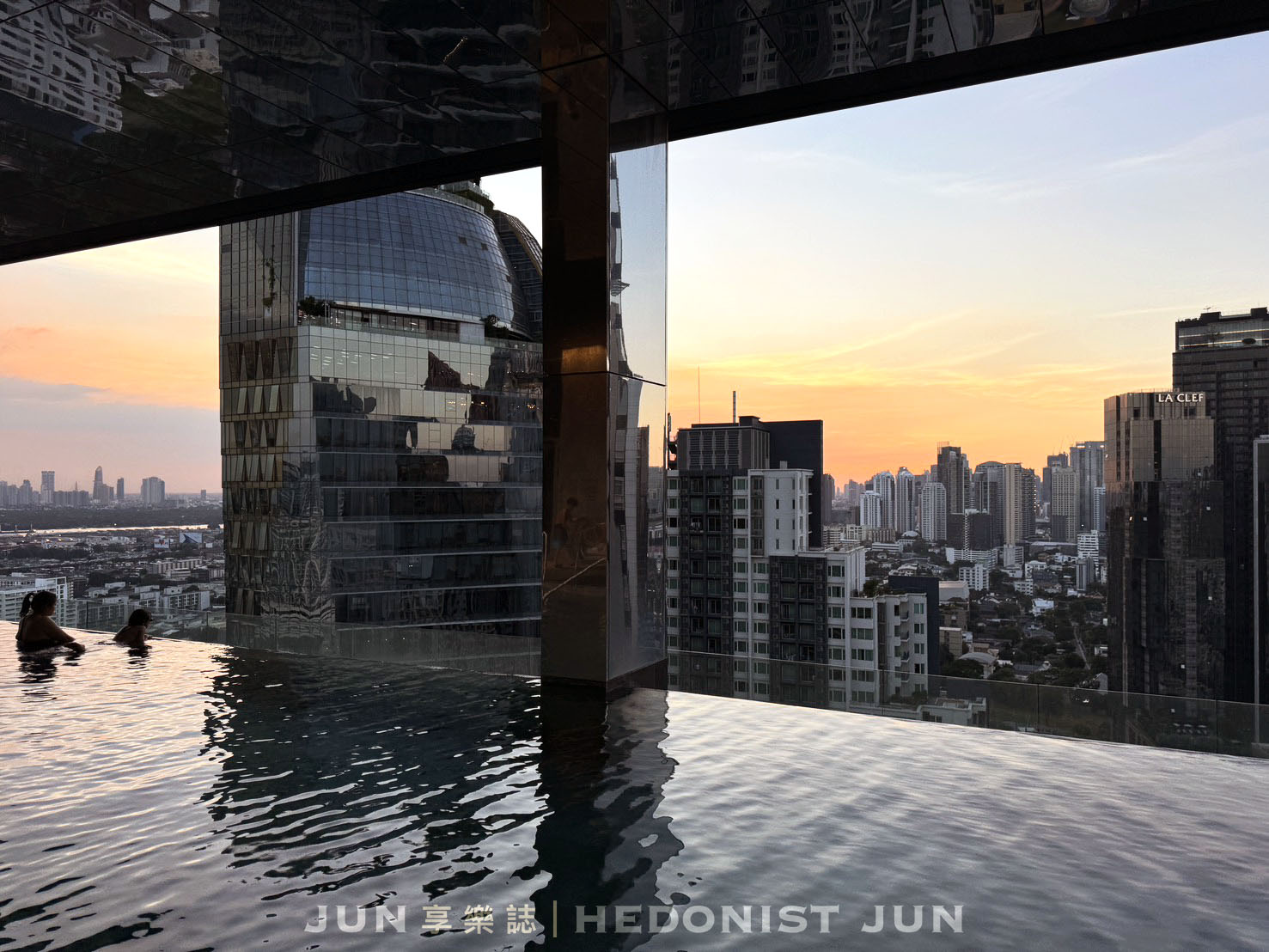 《泰國‧曼谷》InterContinental Bangkok Sukhumvit By IHG-曼谷奢華風洲際酒店 無邊際泳池與豐盛早餐亮眼