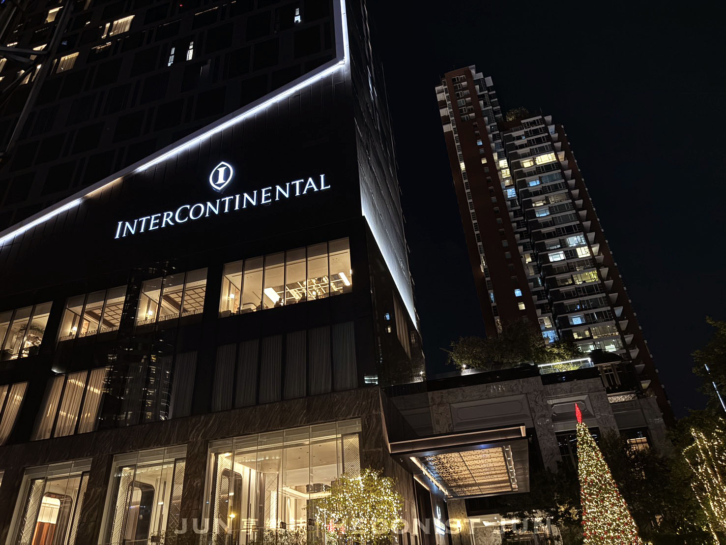 《泰國‧曼谷》InterContinental Bangkok Sukhumvit By IHG-曼谷奢華風洲際酒店 無邊際泳池與豐盛早餐亮眼