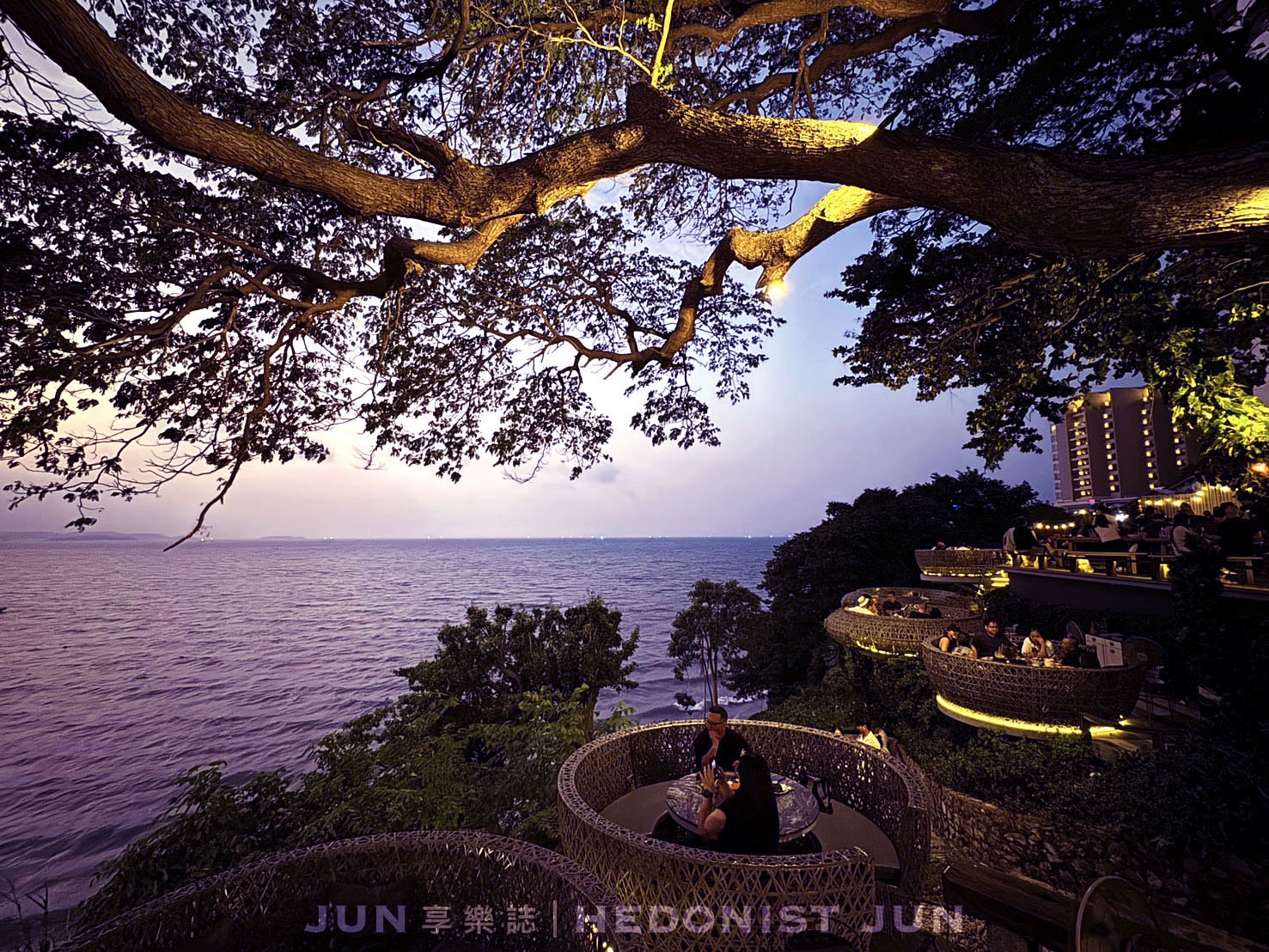 《泰國‧芭達雅》The Sky Gallery-芭達雅海角懸崖鳥巢餐廳 無敵海景心曠神怡