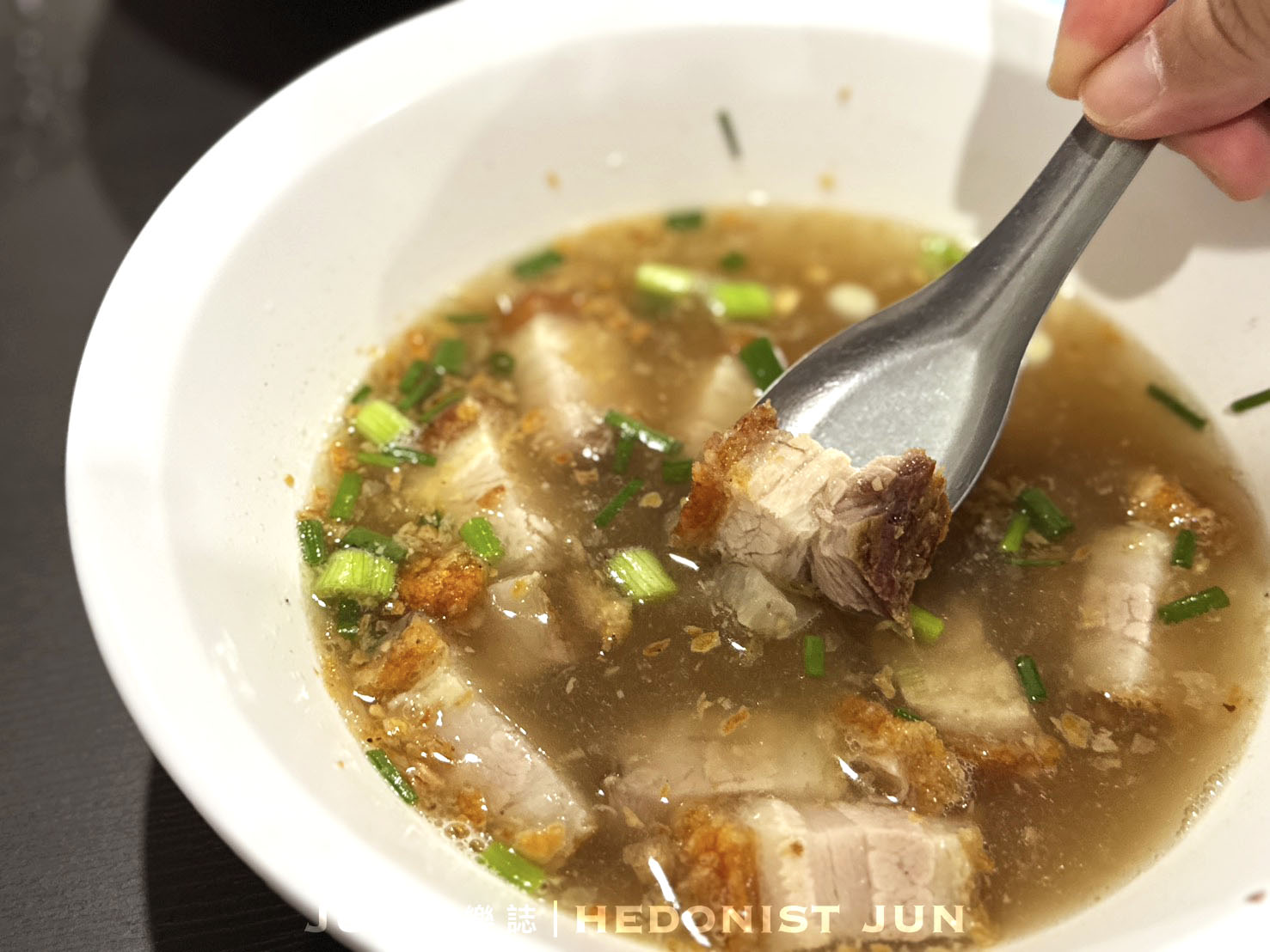 《泰國‧曼谷》Mr. Jo Crispy Pork-曼谷最強米其林脆皮燒肉！喀滋口感不容錯過