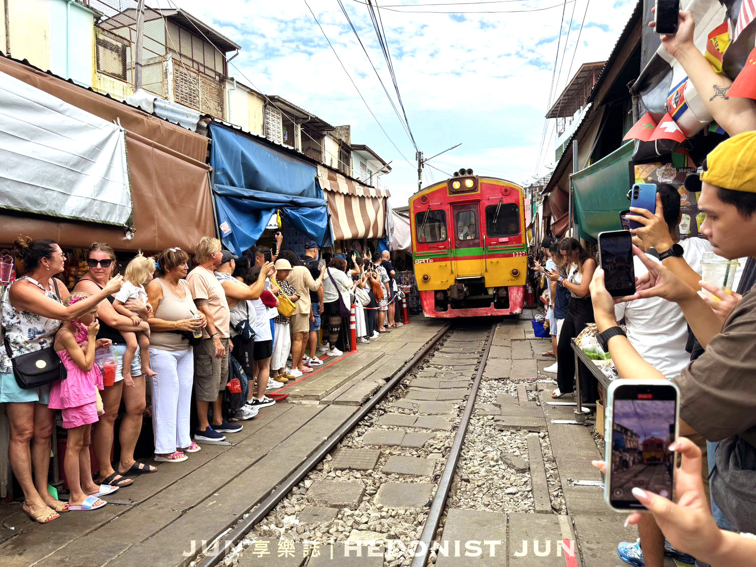 《泰國‧曼谷》水上市場+鐵道市集一日遊-無腦跟團造訪知名景點 一日遊完整體驗
