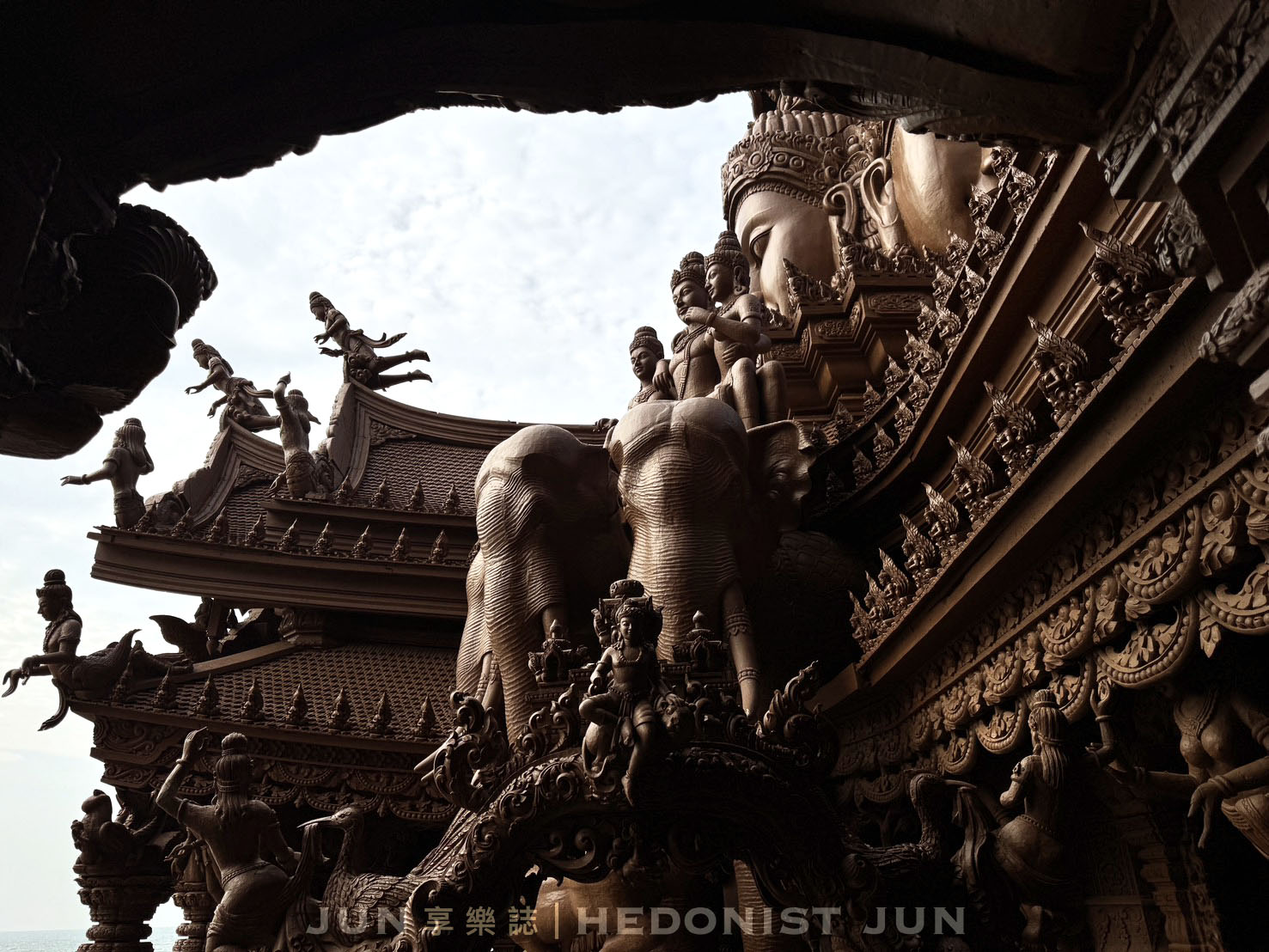 《泰國‧芭達雅》真理寺-走進全世界最大手工木雕寺廟 鬼斧神工華麗無比 - 第24張圖 《泰國‧芭達雅》真理寺-走進全世界最大手工木雕寺廟 鬼斧神工華麗無比
