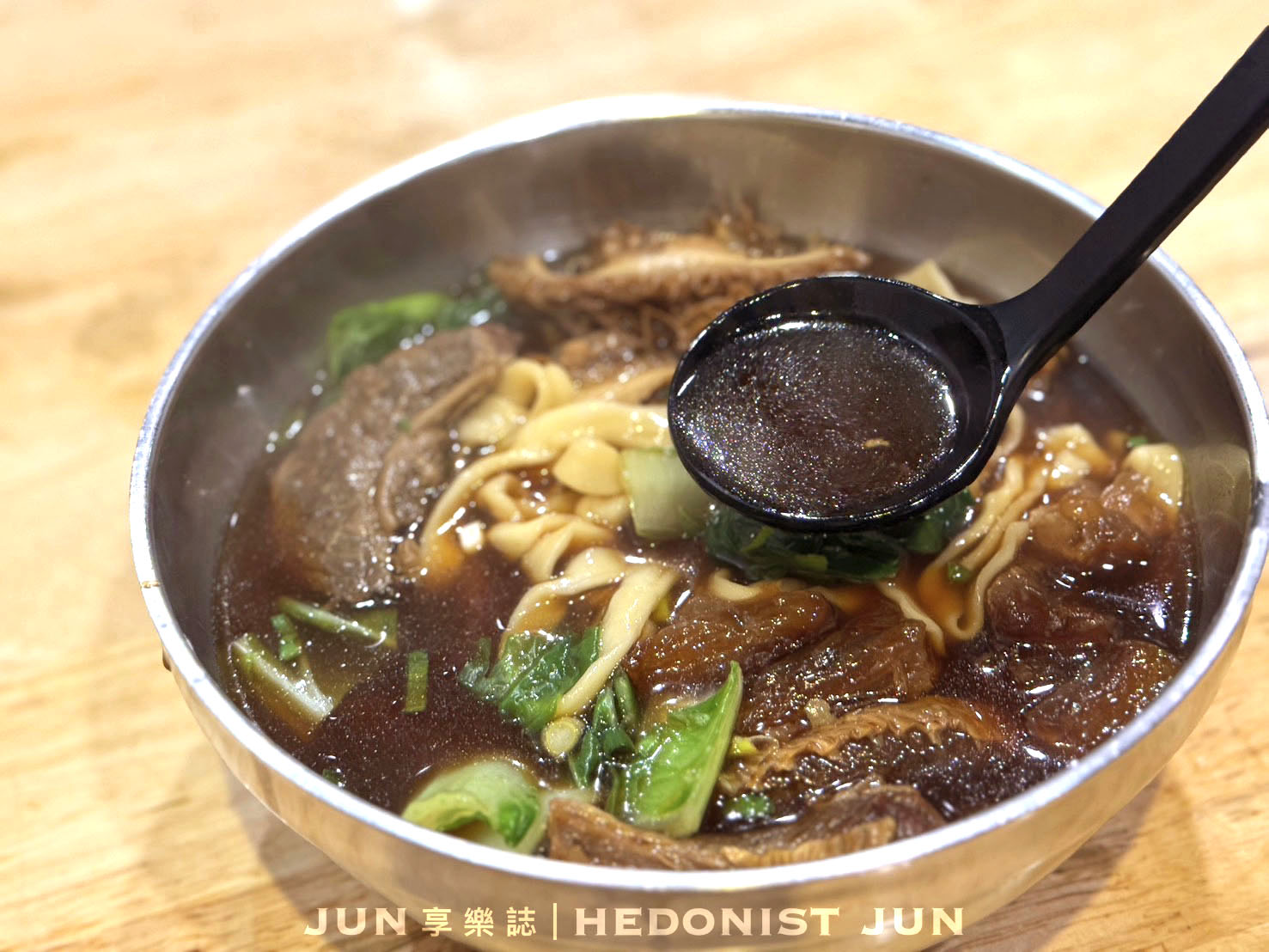 《新北‧三重》蔣老爹麵食館(三重總店)-樸實無華水餃、乾拌麵、牛肉麵 越吃越雋永
