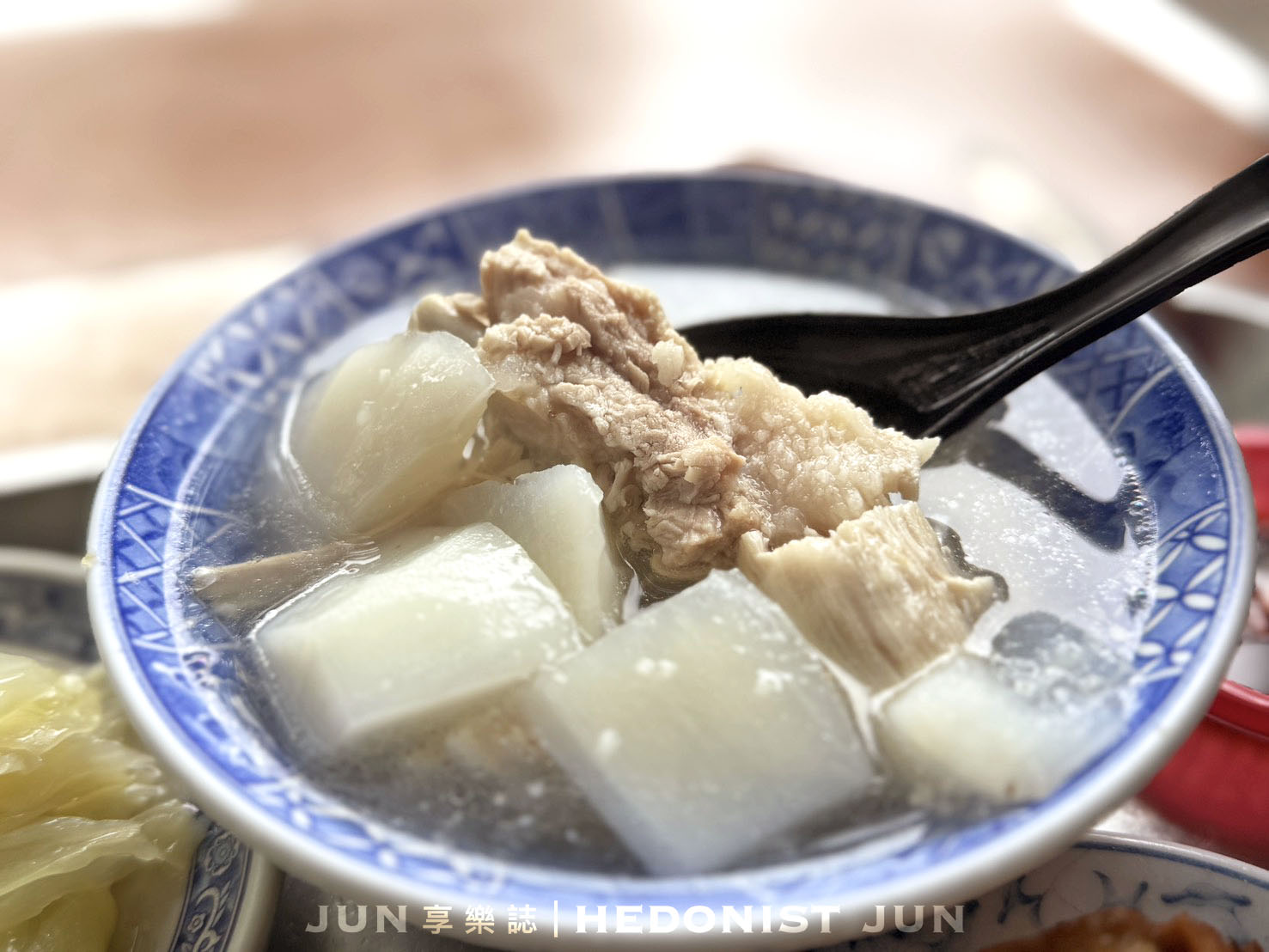 《台北‧大同》阿桂姨原汁排骨湯-淡然有味原汁排骨湯 廟口50年老字號飄香